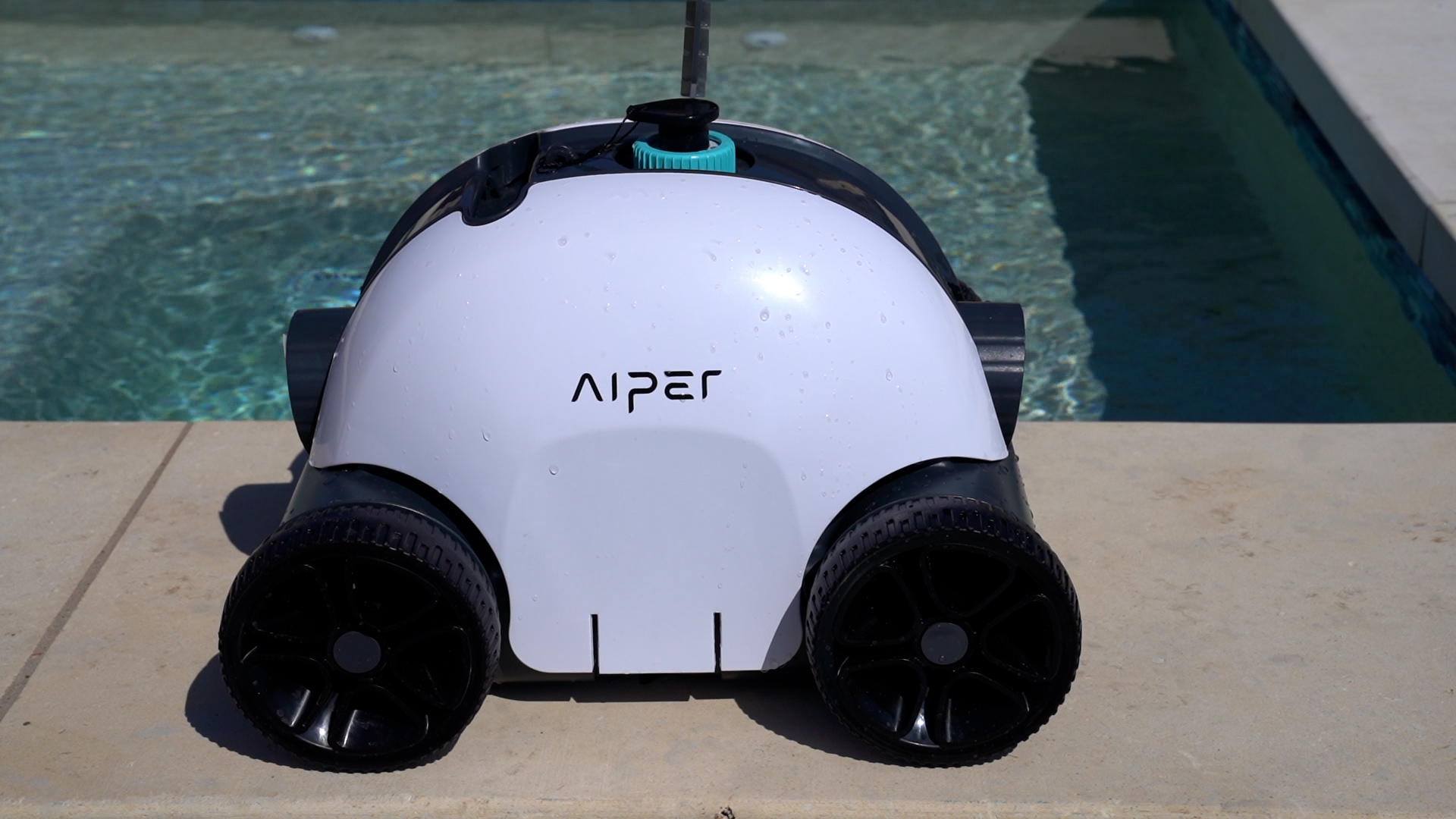 Aiper 1000 On Ledge Side View