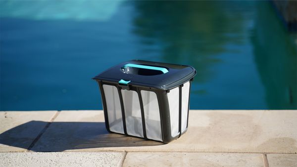 Aiper Scuba S1 poolside basket