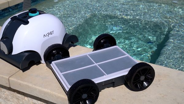 Aiper Seagull 1000 chassis with filter