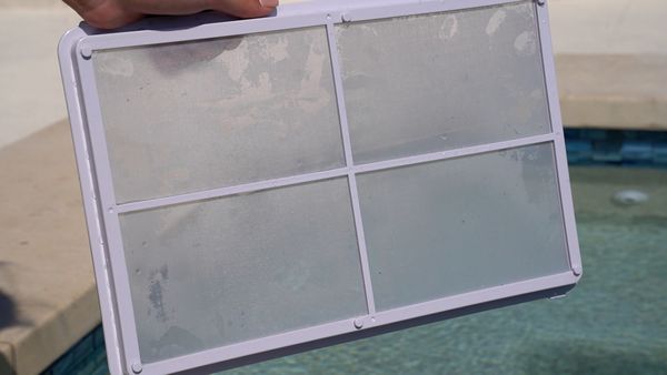 Close-up of the Aiper Seagull 1000 filter
