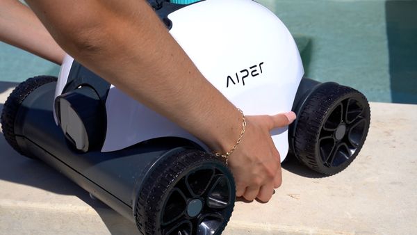Reattaching the top of the Aiper Seagull 1000