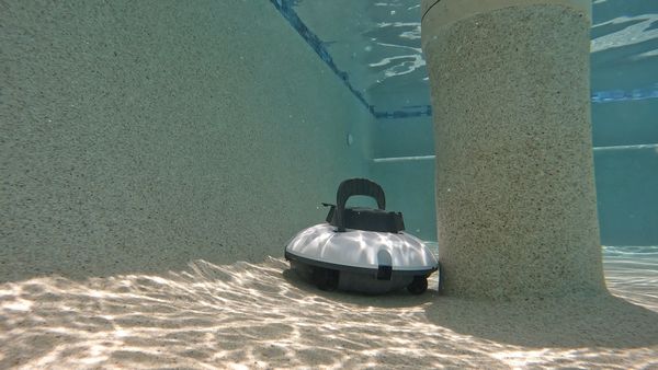 Aiper Seagull 600 Robotic Pool Cleaner navigation