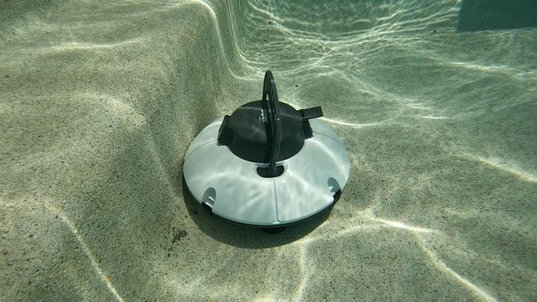 Aiper Seagull 600 Robotic Pool Cleaner missing algae