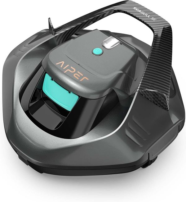 Aiper Seagull SE robotic pool cleaner