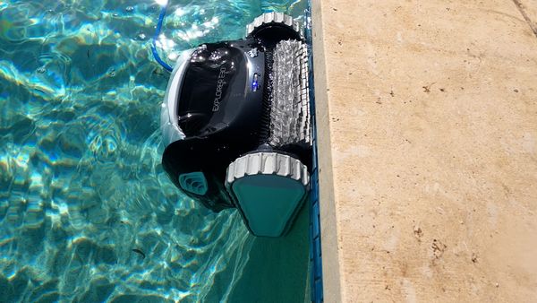 Dolphin Explorer E30 running a cleaning cycle along the waterline
