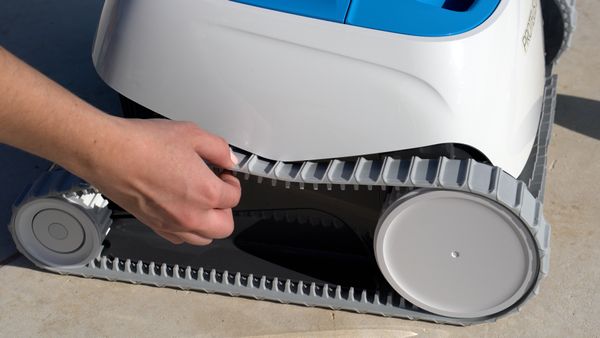Close-up of the Dolphin Proteus DX3 wheel tracks