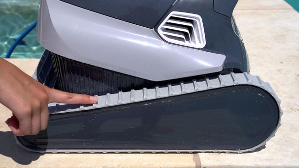 Close-up of the Dolphin Quantum HyperGrip tracks that drive its cleaning