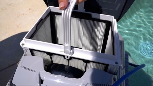 The larger XXL MaxBin bin of the Dolphin Quantum