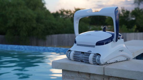 Dolphin Sigma Robotic Pool Cleaner